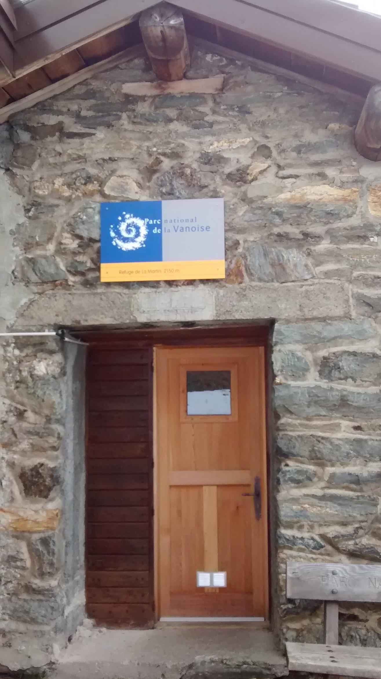 Porte d'entrée du refuge de La Martin
